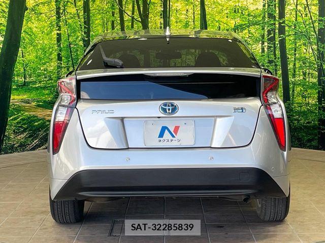 Toyota PRIUS 2016-11 8661025-15