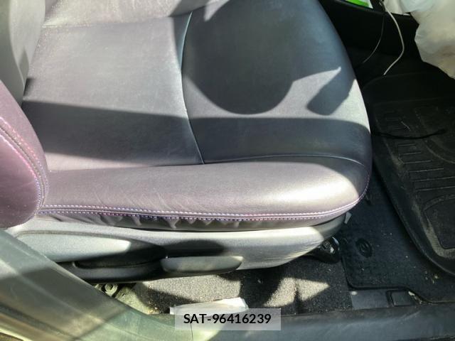 Toyota PRIUS 2014-02 8666751-12