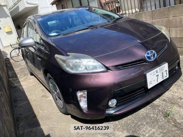 Toyota PRIUS 2014-02 8666751-2