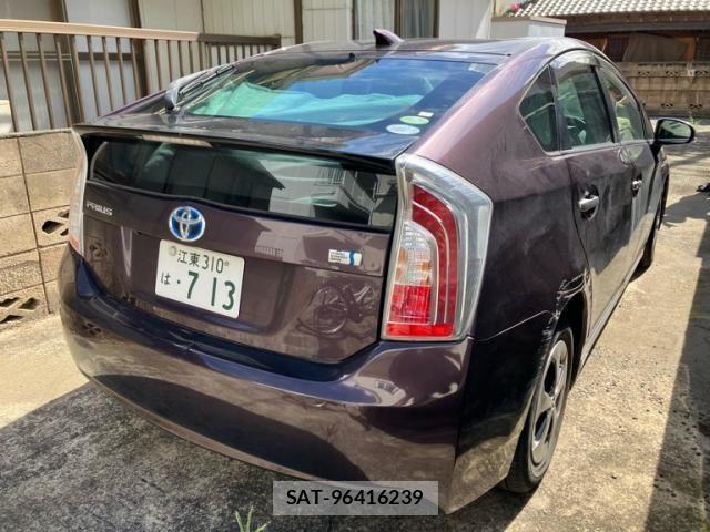 Toyota PRIUS 2014-02 8666751-4