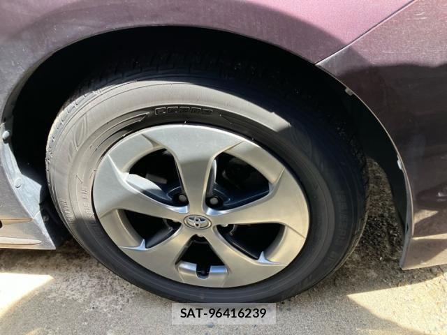 Toyota PRIUS 2014-02 8666751-5