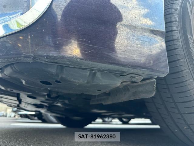 Toyota PRIUS 2012-06 8666759-10