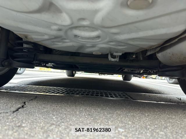 Toyota PRIUS 2012-06 8666759-3