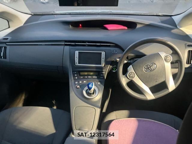 Toyota PRIUS 2010-02 8661081-15