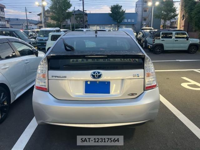 Toyota PRIUS 2010-02 8661081-6