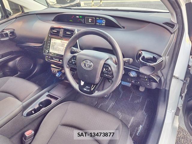 Toyota PRIUS 2021-09 8666744-16