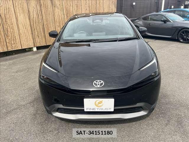 Toyota PRIUS 2023-04 8666743-13
