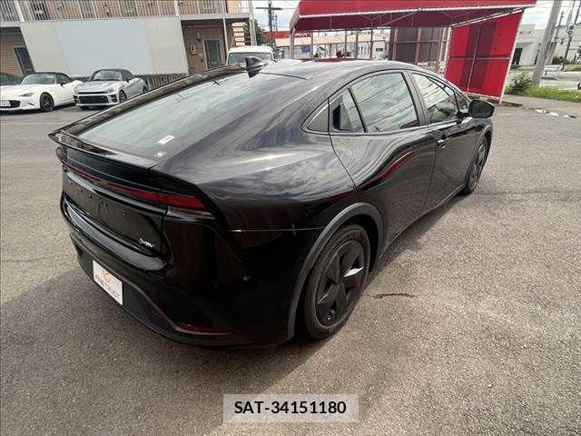 Toyota PRIUS 2023-04 8666743-16