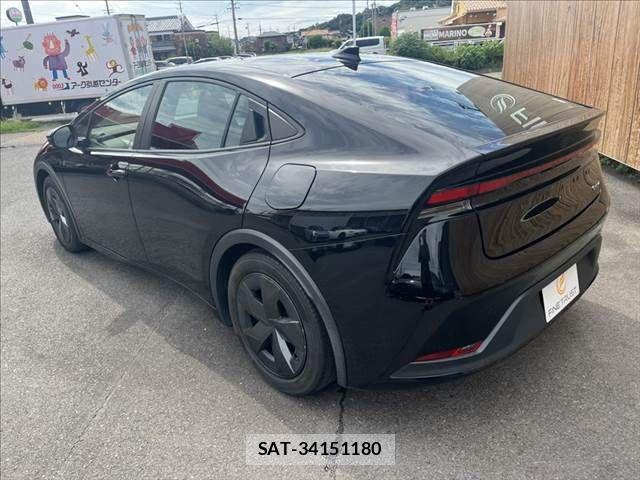 Toyota PRIUS 2023-04 8666743-18
