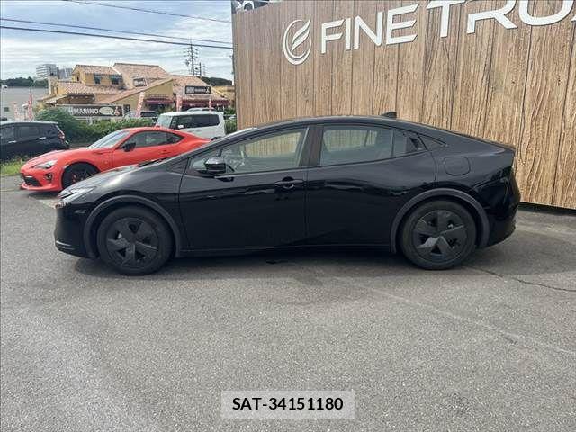 Toyota PRIUS 2023-04 8666743-19
