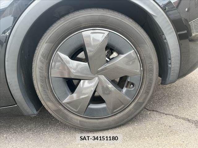 Toyota PRIUS 2023-04 8666743-28