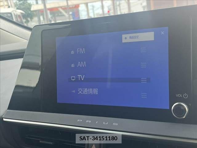 Toyota PRIUS 2023-04 8666743-3