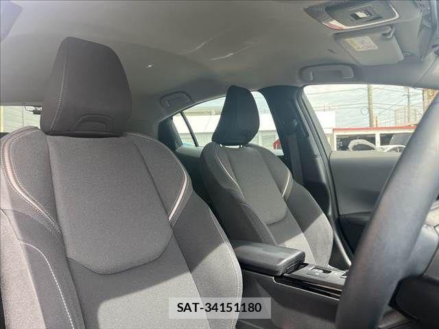 Toyota PRIUS 2023-04 8666743-7