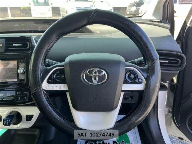Toyota PRIUS 2017-10 8661044-16