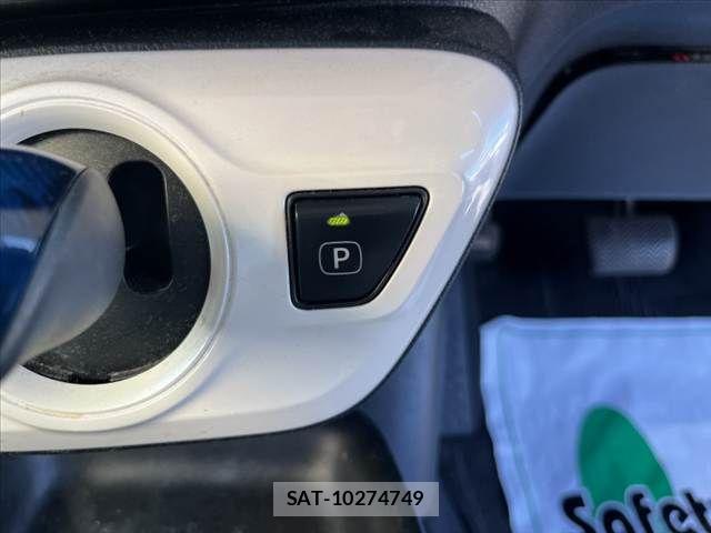 Toyota PRIUS 2017-10 8661044-21