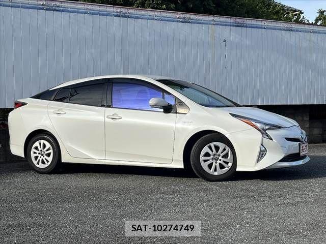 Toyota PRIUS 2017-10 8661044-5