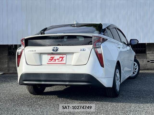Toyota PRIUS 2017-10 8661044-6