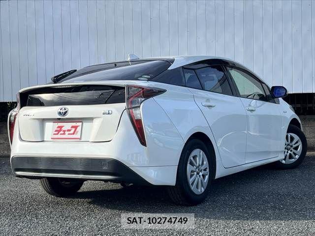 Toyota PRIUS 2017-10 8661044-7