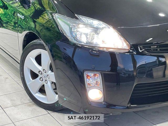 Toyota PRIUS 2010-12 8661059-11