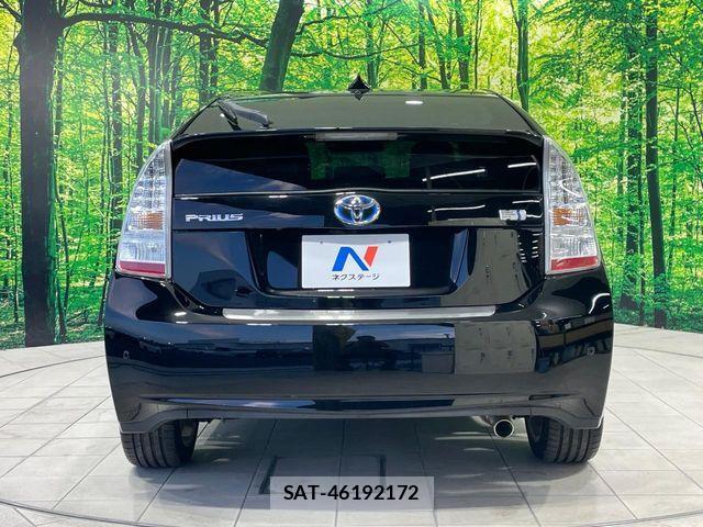Toyota PRIUS 2010-12 8661059-14