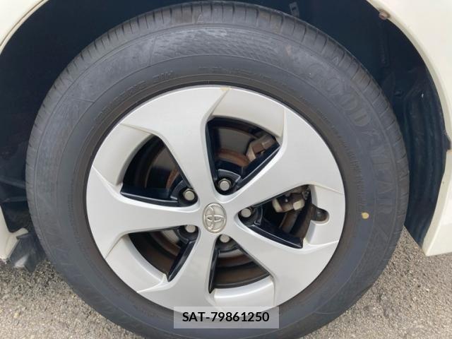 Toyota PRIUS 2014-10 8661066-9