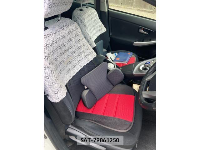 Toyota PRIUS 2014-10 8661066-12