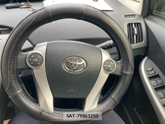 Toyota PRIUS 2014-10 8661066-17
