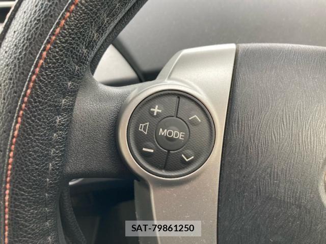Toyota PRIUS 2014-10 8661066-19