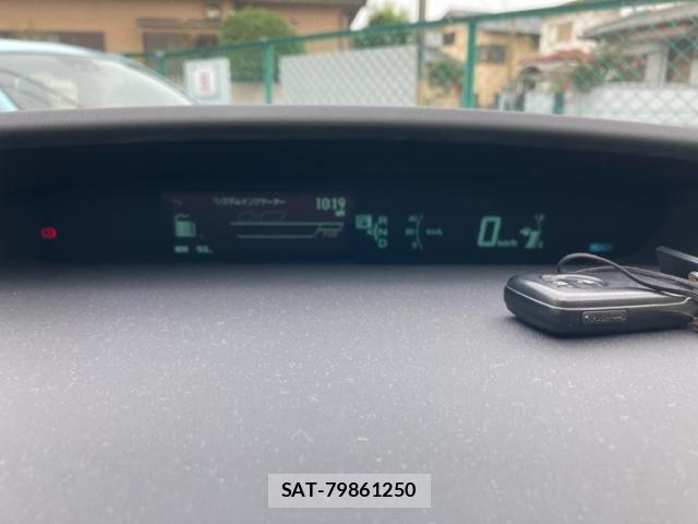 Toyota PRIUS 2014-10 8661066-20