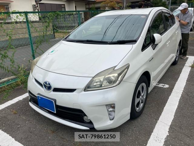 Toyota PRIUS 2014-10 8661066-2