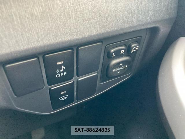 Toyota PRIUS 2014-03 8661067-17