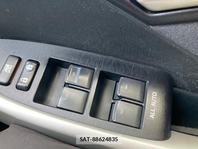 Toyota PRIUS 2014-03 8661067-18