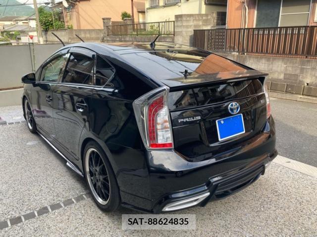 Toyota PRIUS 2014-03 8661067-2
