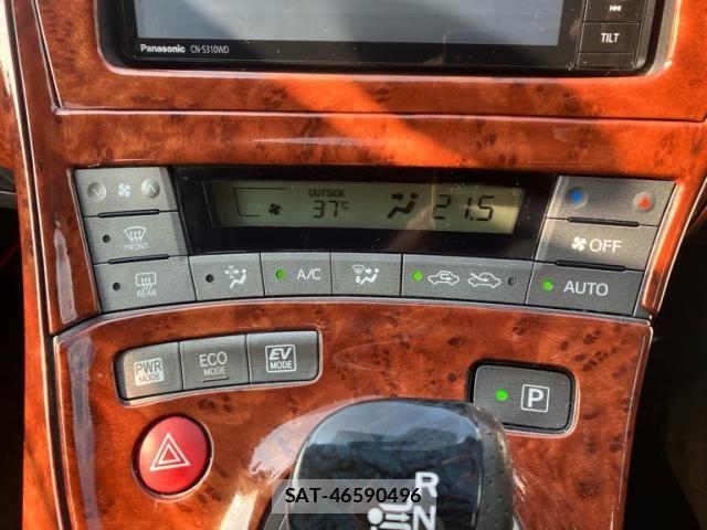 Toyota PRIUS 2013-10 8666757-10