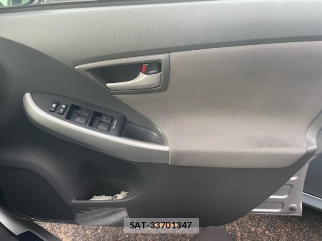 Toyota PRIUS 2010-08 8661071-11