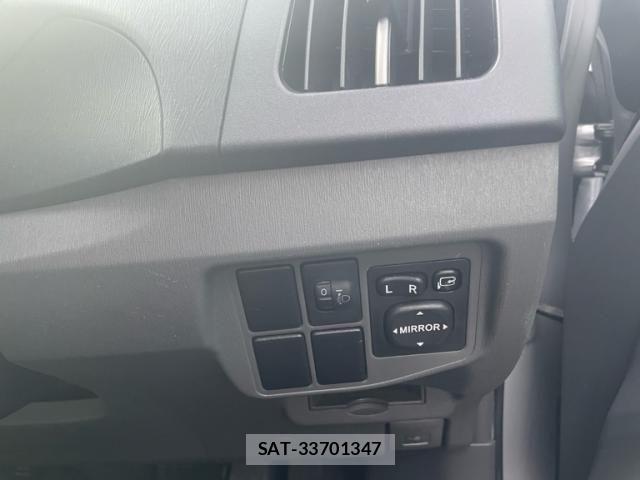 Toyota PRIUS 2010-08 8661071-12