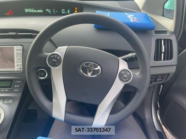 Toyota PRIUS 2010-08 8661071-13