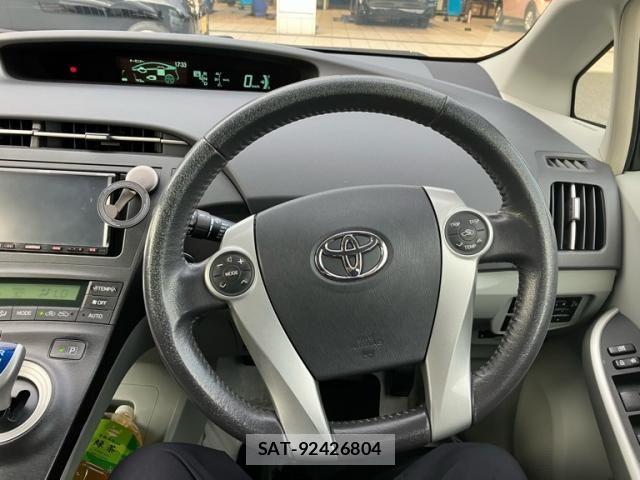 Toyota PRIUS 2011-06 8661076-14