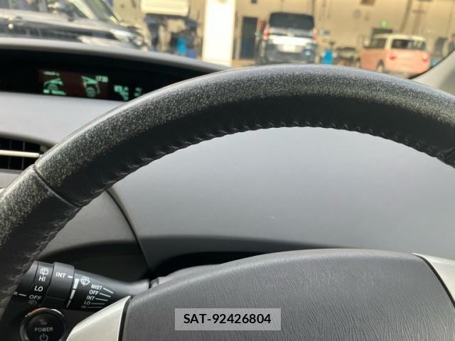 Toyota PRIUS 2011-06 8661076-15