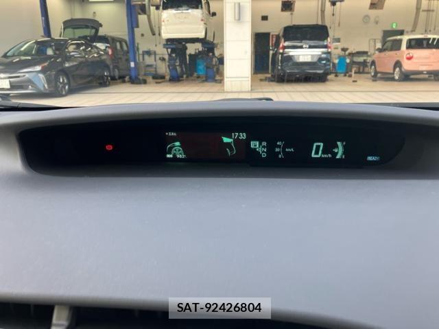 Toyota PRIUS 2011-06 8661076-18