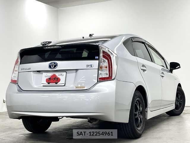 Toyota PRIUS 2014-01 8661065-2