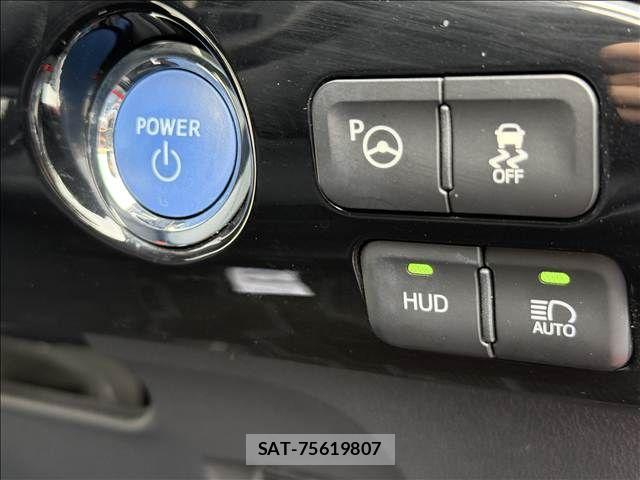 Toyota PRIUS 2016-08 8661039-14