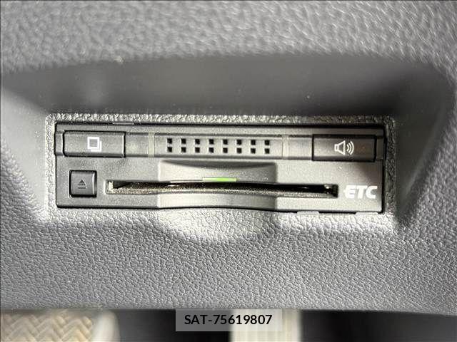 Toyota PRIUS 2016-08 8661039-15