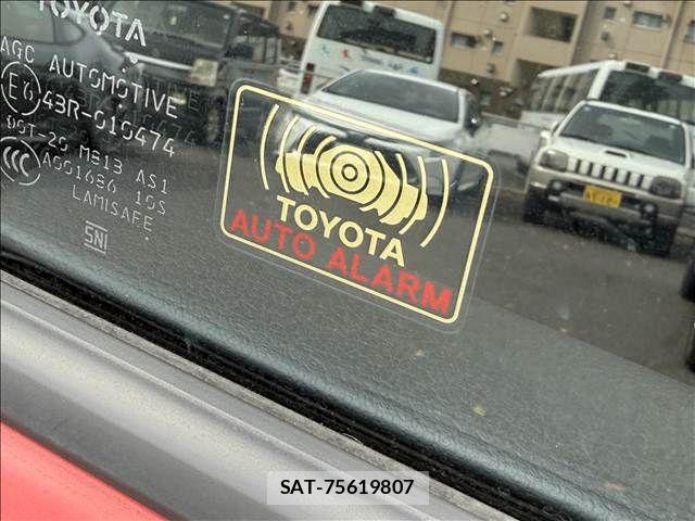 Toyota PRIUS 2016-08 8661039-27
