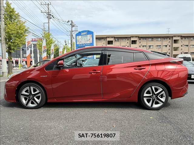Toyota PRIUS 2016-08 8661039-5