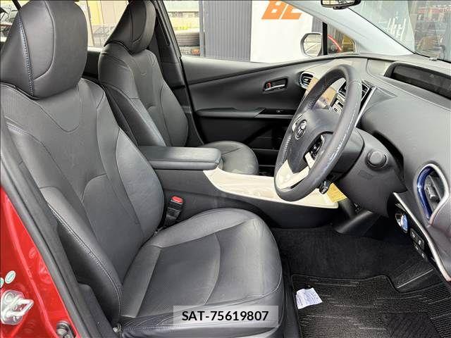 Toyota PRIUS 2016-08 8661039-8