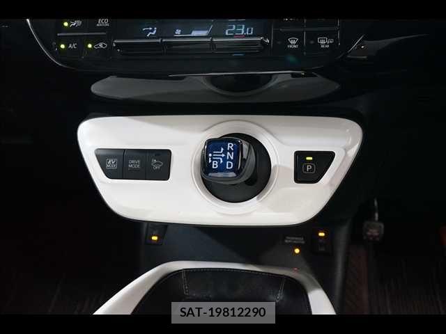 Toyota PRIUS 2016-06 8661026-11