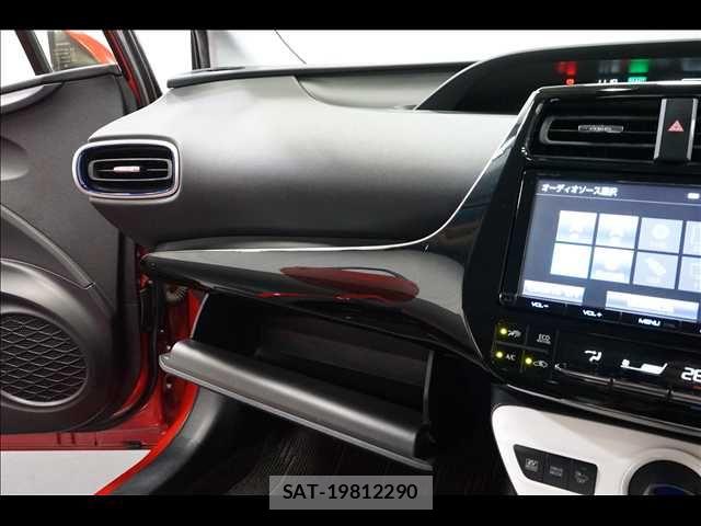 Toyota PRIUS 2016-06 8661026-12