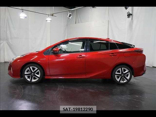 Toyota PRIUS 2016-06 8661026-14