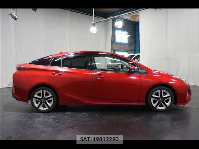 Toyota PRIUS 2016-06 8661026-15